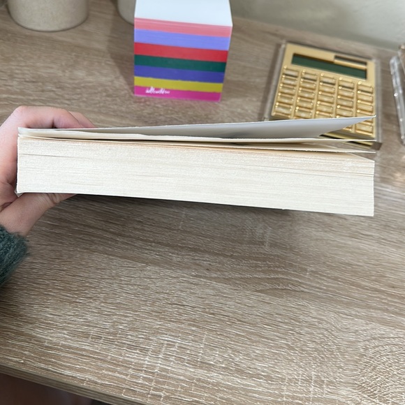 Verity by Colleen Hoover - Picture 3 of 3